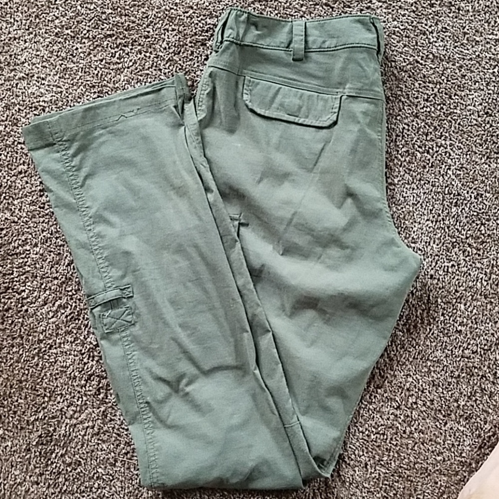 Duluth Trading Company cargo quick dry pants